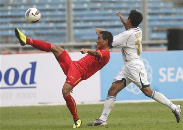 Huỳnh Phú và Joshua Beloya. Huỳnh Phú và Joshua Beloya.