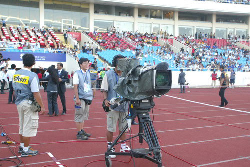 Cho đến giờ nhiều đài vẫn chưa có lịch phát sóng Super League 2012. Cho đến giờ nhiều đài vẫn chưa có lịch phát sóng Super League 2012.