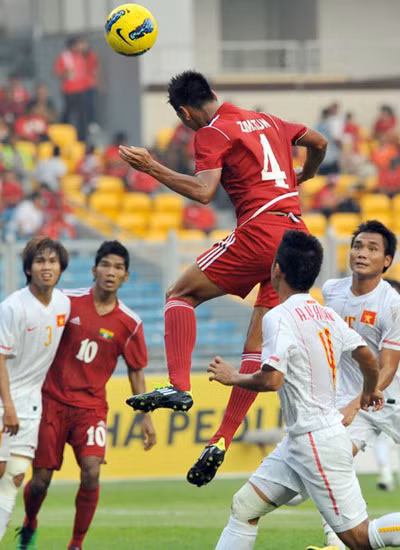 ... Khiến U23 Myanmar liên tục xuyên phá. ... Khiến U23 Myanmar liên tục xuyên phá.