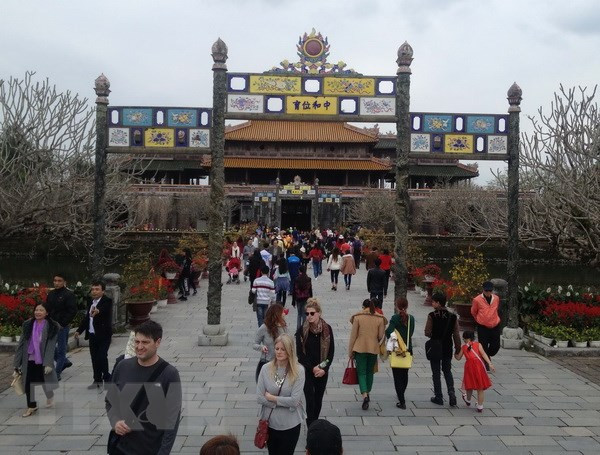 Di tích Kinh thành Huế là địa danh luôn thu hút đông đảo du khách trong và ngoài nước. ảnh minh họa: TTXVN.