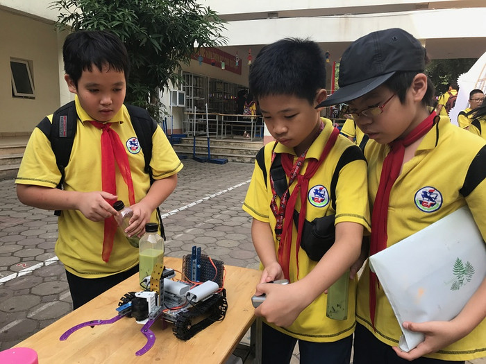 Những trải nghiệm steam luôn thu hút "các nhà khoa học nhí".