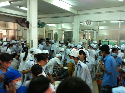 Huy động hết nguồn lực y tế hiện có để cấp cứu bệnh nhân ngộ độc Huy động hết nguồn lực y tế hiện có để cấp cứu bệnh nhân ngộ độc