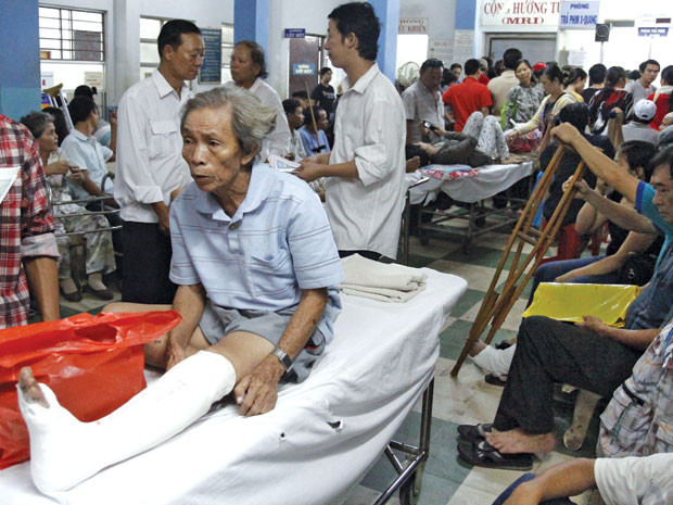 Dù bị "móc túi" nhưng người bệnh rất khó được bồi hoàn Dù bị "móc túi" nhưng người bệnh rất khó được bồi hoàn