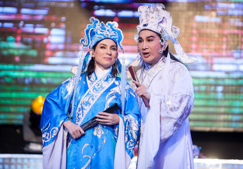 Khi câu chuyện còn chưa ngã ngũ, nghệ sĩ này cho biết, anh đã bị ảnh hưởng rất nhiều trong sự nghiệp sân khấu của mình.