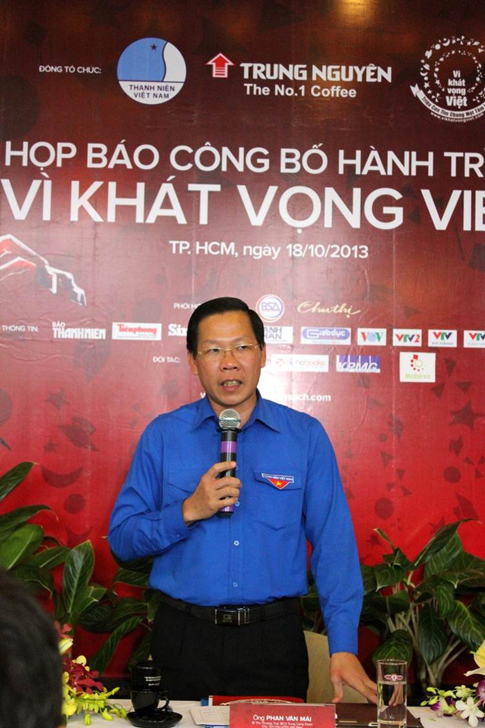 Anh Phan Văn Mãi: "Hãy chung tay vì một Việt Nam hùng mạnh và ảnh hưởng”. Anh Phan Văn Mãi: "Hãy chung tay vì một Việt Nam hùng mạnh và ảnh hưởng”.