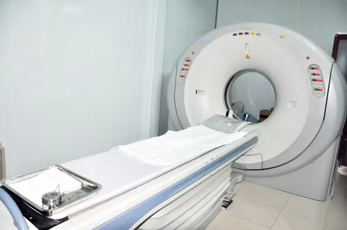 Trang thiết bị y tế nhiều tỷ đồng mua về để xó vì không dùng được