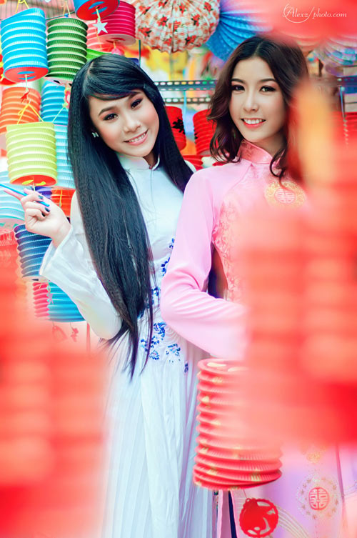 Thúy Vân rạng rỡ bên Miss Teen thân thiện 2010 Hồ Bích Trâm. <<NỮ SINH CĐ DU LỊCH HÀ NỘI ĐẸP KHÔNG TỲ VẾT <<VẺ ĐẸP KIÊU SA CỦA HOT GIRL CĐ TRUYỀN HÌNH HÀ NỘI <<Á KHÔI CĐ TRUYỀN HÌNH TRỊNH THU THẢO ĐẸP RẠNG NGỜI ĐÓN TRUNG THU <<NỮ SINH KINH BẮC DỊU DÀNG KHOE SẮC TRONG TÀ ÁO DÀI Thúy Vân rạng rỡ bên Miss Teen thân thiện 2010 Hồ Bích Trâm. <<NỮ SINH CĐ DU LỊCH HÀ NỘI ĐẸP KHÔNG TỲ VẾT <<VẺ ĐẸP KIÊU SA CỦA HOT GIRL CĐ TRUYỀN HÌNH HÀ NỘI <<Á KHÔI CĐ TRUYỀN HÌNH TRỊNH THU THẢO ĐẸP RẠNG NGỜI ĐÓN TRUNG THU <<NỮ SINH KINH BẮC DỊU DÀNG KHOE SẮC TRONG TÀ ÁO DÀI