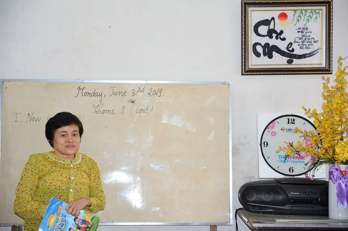 Chị Lê Thị Lan Anh (Chương Mỹ- Hà Nội), sức khỏe yếu, vượt qua khó khăn bằng con đường tự học đạt trình độ C tiếng Anh. Ảnh: Công Tiến Chị Lê Thị Lan Anh (Chương Mỹ- Hà Nội), sức khỏe yếu, vượt qua khó khăn bằng con đường tự học đạt trình độ C tiếng Anh. Ảnh: Công Tiến