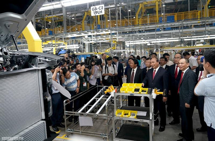 Thủ tướng thăm nhà máy lắp ráp oto VinFast. Thủ tướng thăm nhà máy lắp ráp oto VinFast.