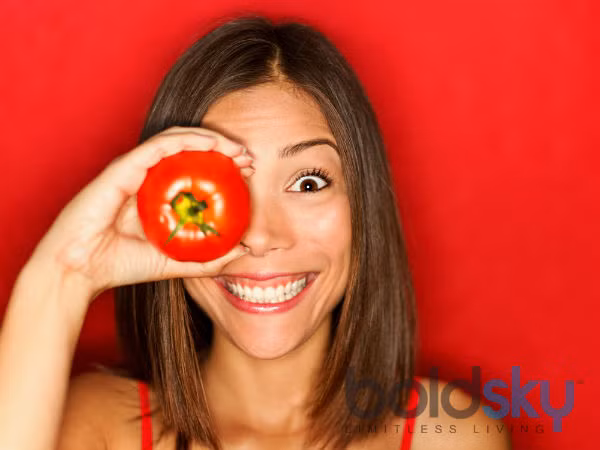 Nước ép cà chua rất tốt cho da (Ảnh: theo boldsky).
