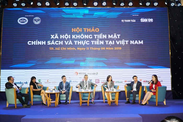 Hội thảo xã hội không tiền mặt chính sách và thực tiễn tại Việt Nam. Hội thảo xã hội không tiền mặt chính sách và thực tiễn tại Việt Nam.