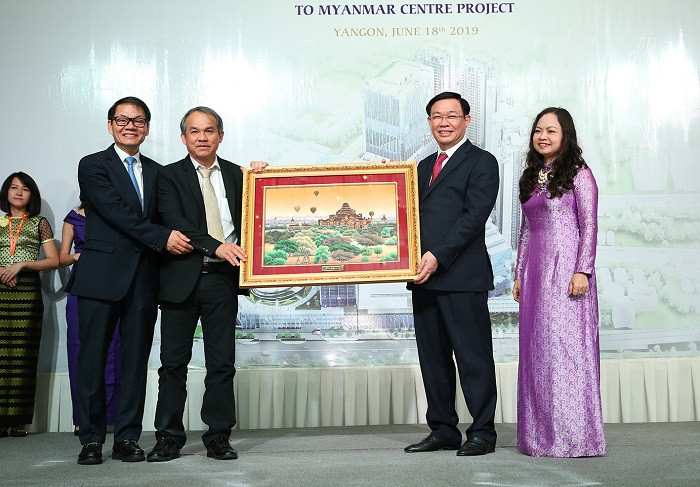 Phó Thủ tướng thăm trụ sở Hoàng Anh Gia Lai tại Yangon. Phó Thủ tướng thăm trụ sở Hoàng Anh Gia Lai tại Yangon.