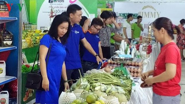 Nhiều sản vật vùng miền vẫn khó tiêu thụ khi không có đầu ra. Nhiều sản vật vùng miền vẫn khó tiêu thụ khi không có đầu ra.