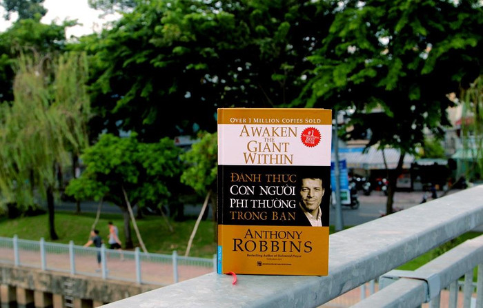 Triệu phú Anthony Robbins - Người neo giữ ước mơ ảnh 2 Triệu phú Anthony Robbins - Người neo giữ ước mơ ảnh 2