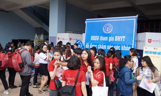 Tham gia bảo hiểm y tế là một trong những biện pháp rất cần thiết để chăm sóc sức khỏe học sinh, sinh viên.