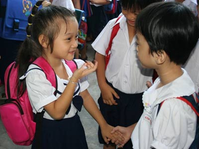 Trẻ em sẽ phát triển tốt nhất nếu đi học đúng độ tuổi của mình Trẻ em sẽ phát triển tốt nhất nếu đi học đúng độ tuổi của mình