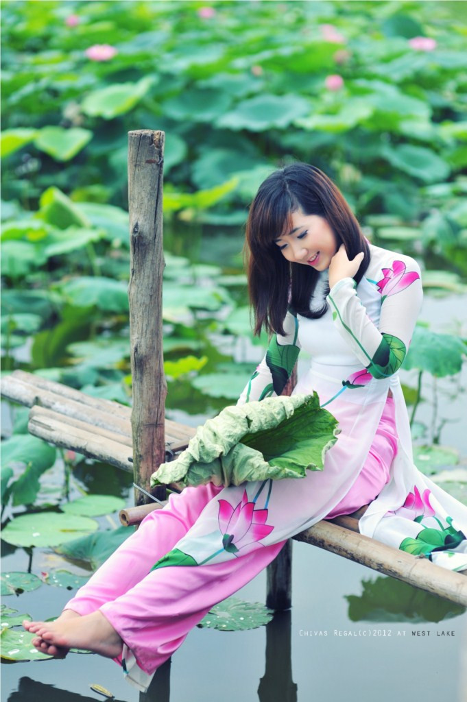 Từng là một MC năng động, tự tin nên Hải Vân rất có năng khiếu tạo dáng trước ống kính để có những bức ảnh đẹp và ưng ý. >>HOA KHÔI CÁC TRƯỜNG ĐẠI HỌC >>NGÔI SAO HỌC ĐƯỜNG