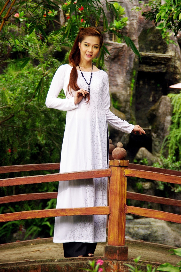 Trường An đã vượt qua rất nhiều cô gái xinh đẹp khác cô đã đăng quang Hoa khôi củaTrường Cao Đẳng Văn Hóa Nghệ Thuật và Du Lịch Sài Gòn và đạt thêm giải thí sinh măc trang phục dạ hội đẹp nhất. >> HOA KHÔI CÁC TRƯỜNG ĐẠI HỌC >> NGÔI SAO HỌC ĐƯỜNG