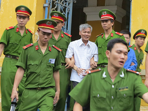 Bị cáo Võ Quốc Hảo đã mất bình tĩnh sau khi nhận mức án cao nhất Bị cáo Võ Quốc Hảo đã mất bình tĩnh sau khi nhận mức án cao nhất