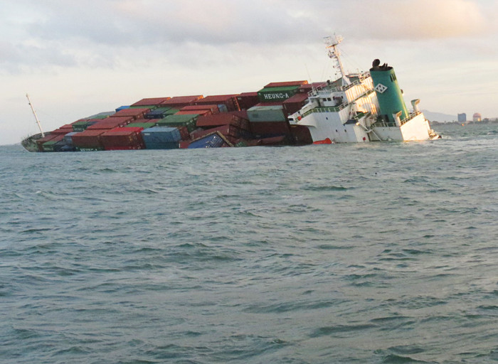 Mặc dù được phép triển khai, nhưng phương án cứu hộ mà chủ tàu đưa ra vẫn chưa được đánh giá cao về tính khả thi. Ảnh: Ngọc Luân Mặc dù được phép triển khai, nhưng phương án cứu hộ mà chủ tàu đưa ra vẫn chưa được đánh giá cao về tính khả thi. Ảnh: Ngọc Luân