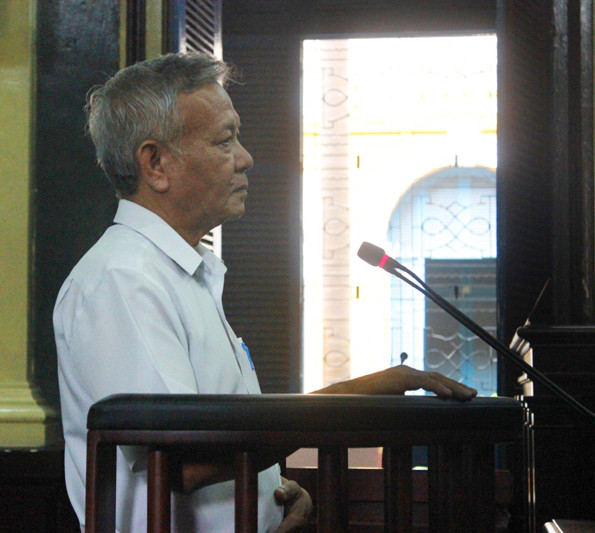 Bị cáo Nguyễn Bi: "Tôi tin chị Huyền nên mới... ký khống phiếu chi!" Bị cáo Nguyễn Bi: "Tôi tin chị Huyền nên mới... ký khống phiếu chi!"