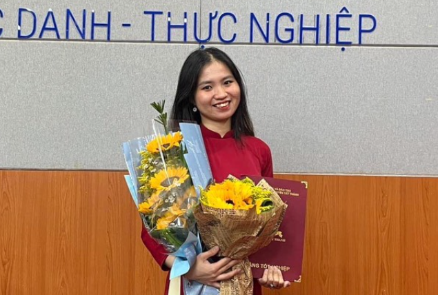 Chị Trần Thị Khả Ái - cựu sinh viên ngành Vật lý Y khoa, Khoa Y, Trường Đại học Nguyễn Tất Thành. (Ảnh: NTCC) Ái.png