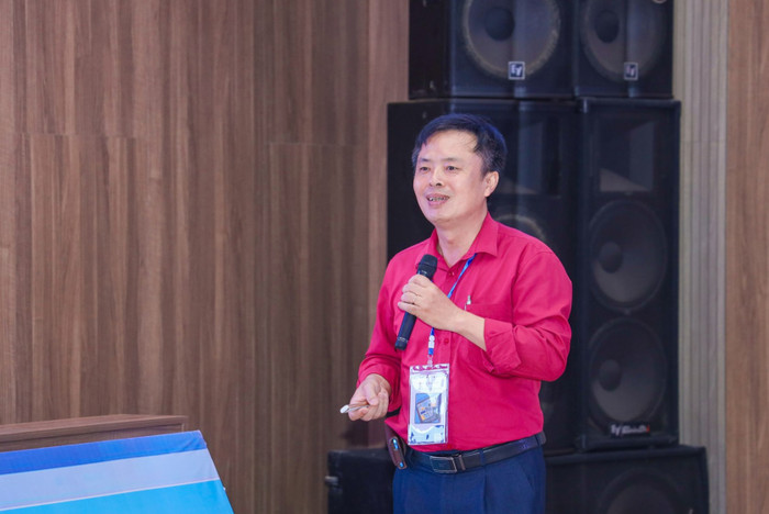 Tiến sĩ Dư Văn Toán phát biểu trong hội nghị. GDVN 6.jpg