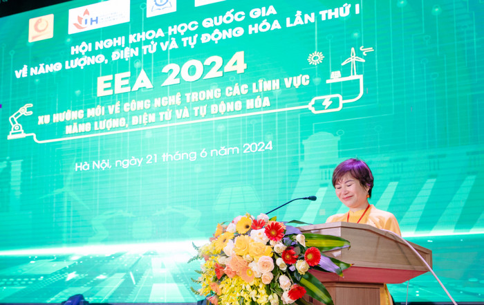 Phó Giáo sư, Tiến sĩ Đàm Sao Mai – Phó Hiệu trưởng Trường Đại học Công nghiệp Thành phố Hồ Chí Minh chia sẻ trong hội nghị. GDVN 1.jpg
