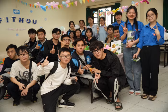 Sinh viên ngành Công nghệ thông tin trong một hoạt động tại lớp học. (Ảnh: NTCC)