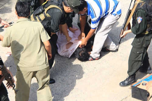 Tuấn bị lực lượng giải cứu khống chế, bắt giữ lúc 14h50 cùng ngày Tuấn bị lực lượng giải cứu khống chế, bắt giữ lúc 14h50 cùng ngày