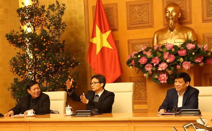 Phó Thủ tướng Vũ Đức Đam phát biểu tại cuộc họp. Ảnh VGP/Trần Mạnh Phó Thủ tướng Vũ Đức Đam phát biểu tại cuộc họp. Ảnh VGP/Trần Mạnh