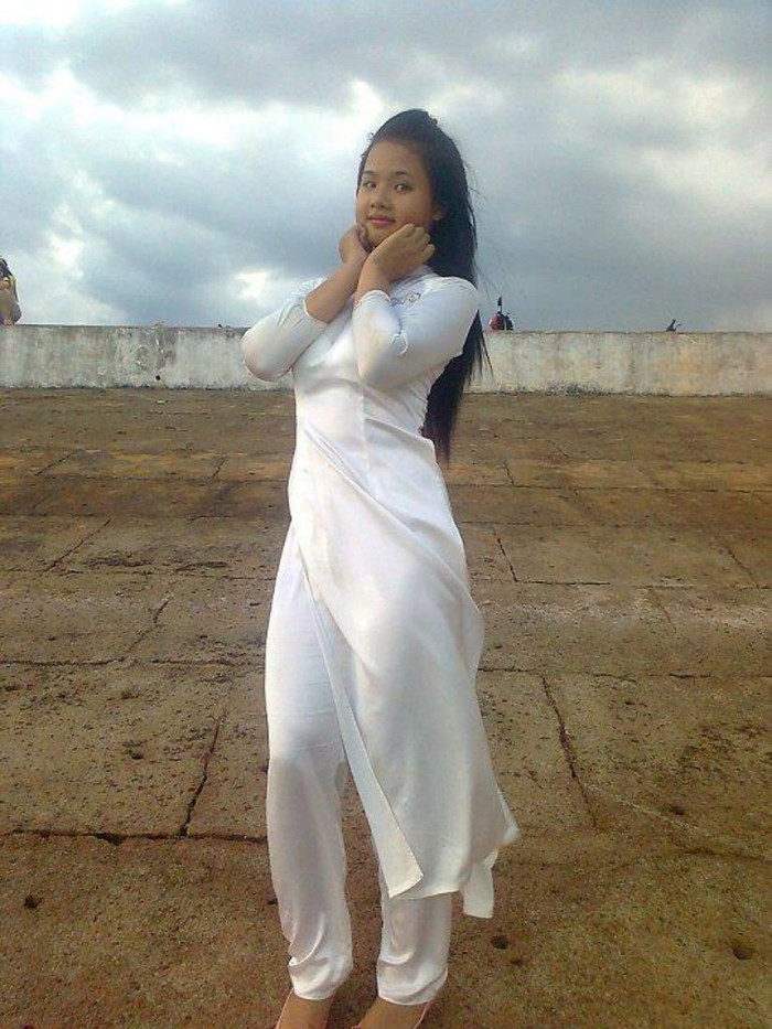 Bạn Phạm Thị Sinh có sở thích đọc sách và nghe nhạc