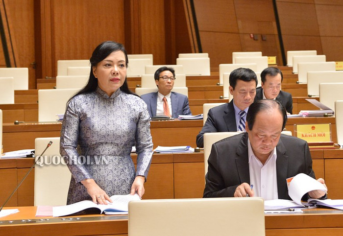 Bộ trưởng Nguyễn Thị Kim Tiến cho biết, Bộ Y tế đang phối hợp với Bộ Công an để xử lý nghiêm những cá nhân, cán bộ y tế có hành vi phối hợp với đối tượng để làm giả bệnh án tâm thần. ảnh: quochoi.vn Bộ trưởng Nguyễn Thị Kim Tiến cho biết, Bộ Y tế đang phối hợp với Bộ Công an để xử lý nghiêm những cá nhân, cán bộ y tế có hành vi phối hợp với đối tượng để làm giả bệnh án tâm thần. ảnh: quochoi.vn