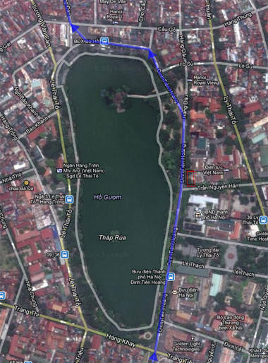 Dự kiến đường đi của tuyến metro chạy qua hồ Gươm. Ga C9 sẽ nằm cạnh ngã ba Trần Nguyên Hãn - Đinh Tiên Hoàng. Ảnh: Google Maps. Dự kiến đường đi của tuyến metro chạy qua hồ Gươm. Ga C9 sẽ nằm cạnh ngã ba Trần Nguyên Hãn - Đinh Tiên Hoàng. Ảnh: Google Maps.