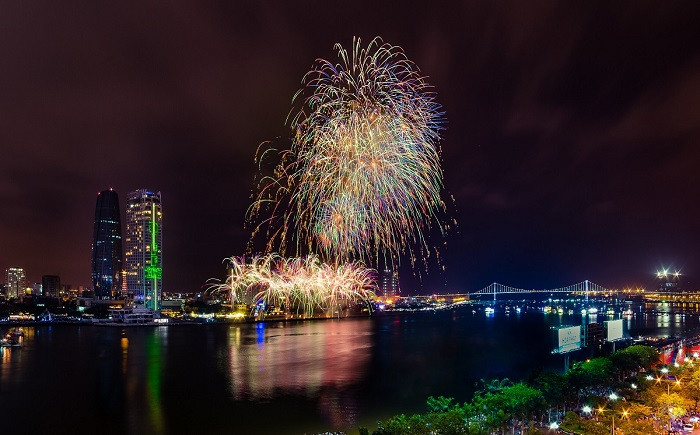 Những màn trình diễn pháo hoa đầy hấp dẫn và đẹp mắt.