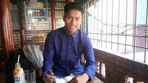 Đinh Đường, cậu bé từng suýt là nạn nhân của hủ tục “mẹ chết chôn con theo” của đồng bào người Ma Coong.