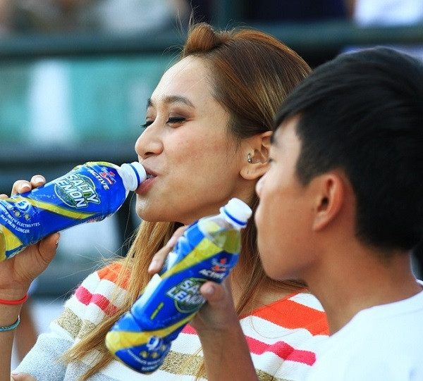 Nước uống vận động Number 1 Active chanh muối giúp bổ sung các loại khoáng chất thiết yếu.