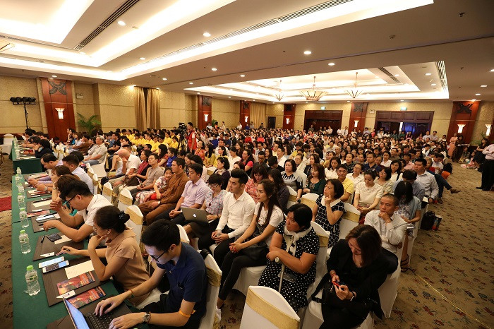 Gần 600 trí thức, doanh nhân, Phật tử dự tọa đàm “Sống hạnh phúc”.