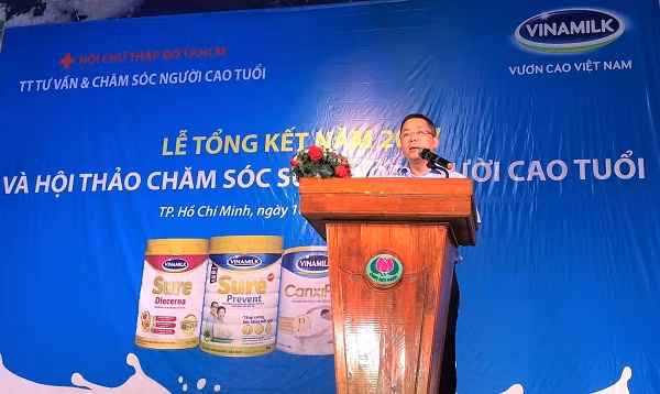 Anh Nguyễn Ngọc Thành - Giám đốc kinh doanh Hồ Chí Minh của Vinamilk phát biểu tại hội thảo.