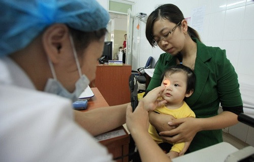 Bệnh đau mắt đỏ thường "tấn công" con người trong lúc giao mùa. (Ảnh: Hoàng Thành-Trường Nguyên) Bệnh đau mắt đỏ thường "tấn công" con người trong lúc giao mùa. (Ảnh: Hoàng Thành-Trường Nguyên)