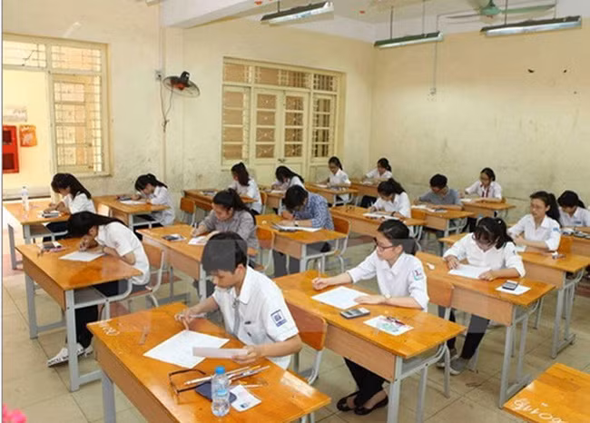 Các thí sinh tham gia thi tuyển (Ảnh minh họa: TTXVN).