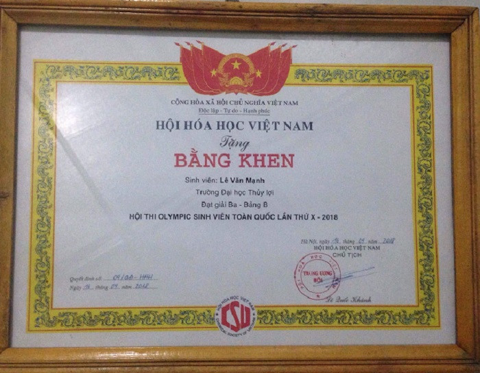 Bằng khen Mạnh được nhận giải 3 tại cuộc thi Olympic hóa học toàn quốc. (Nguồn ảnh: Nhân vật cung cấp) Bằng khen Mạnh được nhận giải 3 tại cuộc thi Olympic hóa học toàn quốc. (Nguồn ảnh: Nhân vật cung cấp)