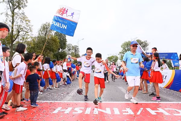 Không mang tính chất của một giải chạy thông thường, đích đến của EDURUN chính là lòng nhân ái, sự yêu thương và sẻ chia.