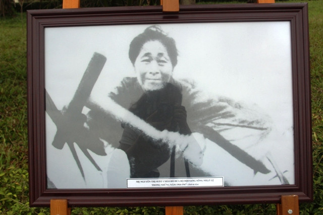 Những bức ảnh về một Đồng Hới kiên cường, bất khuất trong các cuộc chiến tranh bảo vệ Tổ quốc tại triển lãm.