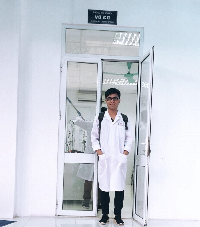 Mạnh đam mê nghiên cứu với ước mơ trở thành nhà nghiên cứu khoa học giỏi. (Nguồn ảnh: Nhân vật cung cấp) Mạnh đam mê nghiên cứu với ước mơ trở thành nhà nghiên cứu khoa học giỏi. (Nguồn ảnh: Nhân vật cung cấp)