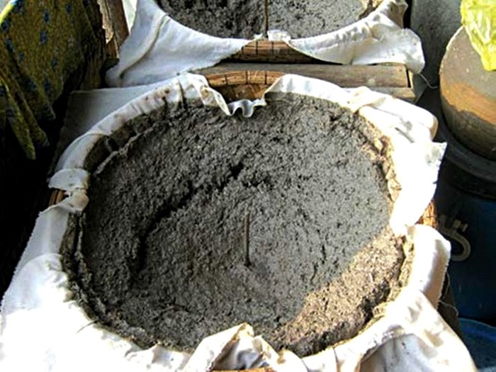 Chum nước mắm đang hoàn thành sản phẩm (Ảnh: tác giả cung cấp). Chum nước mắm đang hoàn thành sản phẩm (Ảnh: tác giả cung cấp).