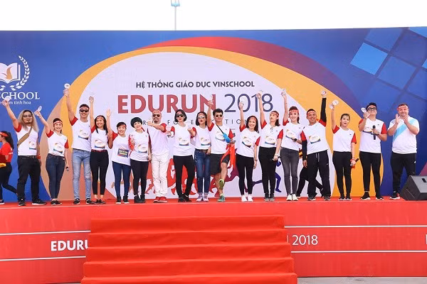 Với mục đích thiết thực và ý nghĩa, Giải chạy EDURUN 2018 đã thu hút sự tham gia của rất nhiều nghệ sỹ nổi tiếng như Nghệ sĩ Ưu tú Xuân Bắc, Ca sĩ Văn Mai Hương, MC Diệp Chi, Diễn viên Mạnh Trường, Kiện tướng Dancesport Khánh Thi, Á Hậu Huyền My, Diễn viên Lã Thanh Huyền, Siêu mẫu Xuân Lan, Biên tập viên Thúy Hằng, Diễn viên Minh Hương, Nghệ sĩ ưu tú Đức Hùng, Ca sỹ Ngọc Khuê…