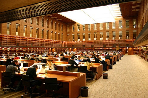 Phòng đọc chính của thư viện, TU Dresden (Ảnh: tác giả cung cấp). Phòng đọc chính của thư viện, TU Dresden (Ảnh: tác giả cung cấp).