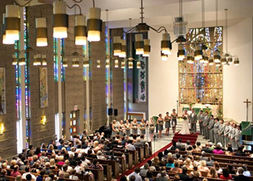 Lễ cưới trong nhà thờ (Ảnh: tác giả cung cấp). Lễ cưới trong nhà thờ (Ảnh: tác giả cung cấp).