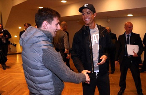 Ronaldo và Messi chỉ làm điều mà họ tin rằng đúng đắn. Ronaldo và Messi chỉ làm điều mà họ tin rằng đúng đắn.